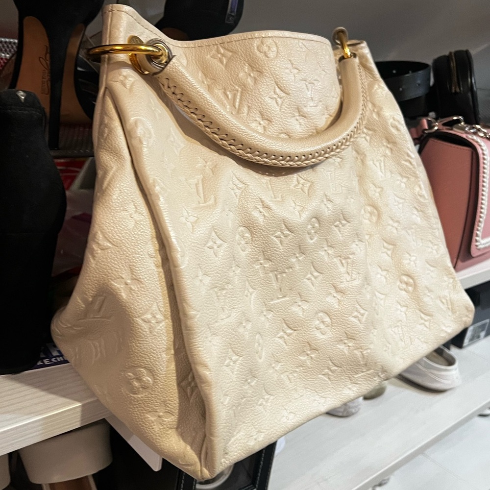 Louis Vuitton Monogram Empreinte Arsty MM Cream Bone White Hobo Leather Bag